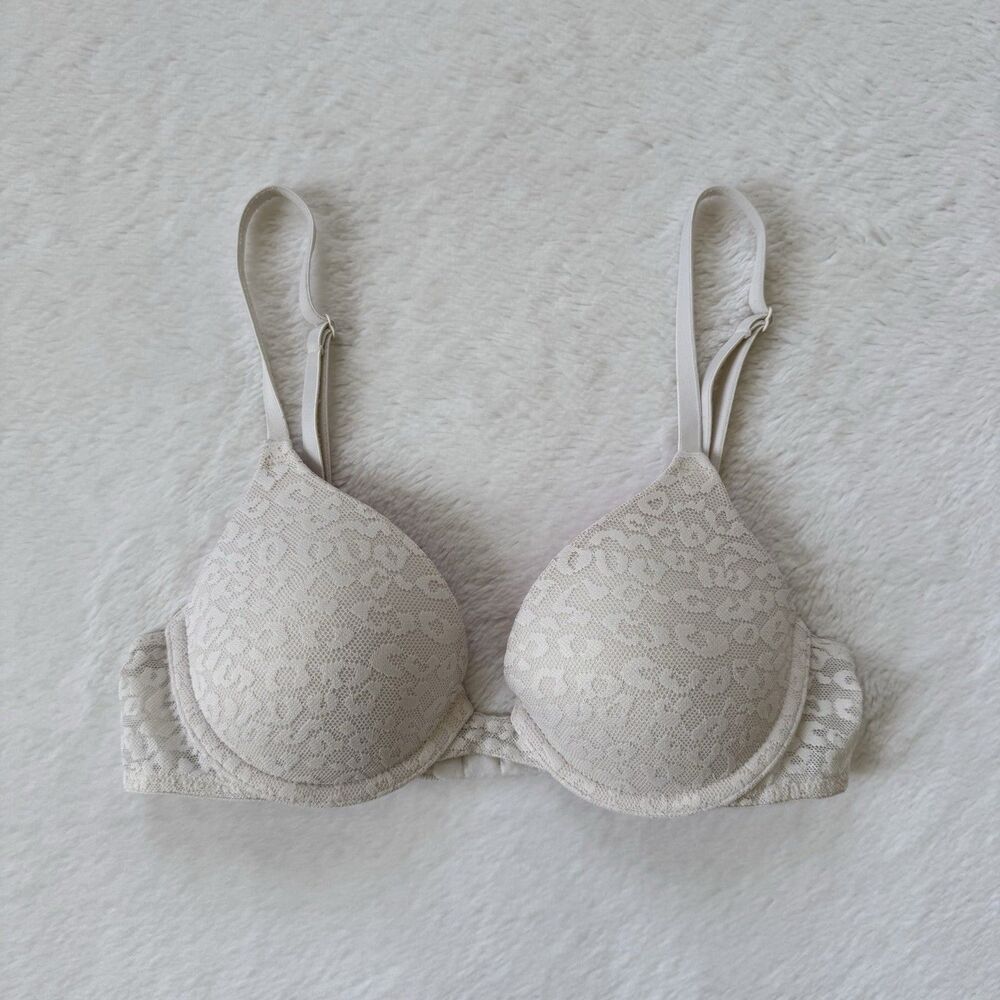 Victoria’s Secret PINK Wear Everywhere T-shirt Bra Lightly Lined Ivory Lace 32A